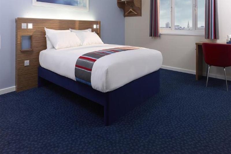 Travelodge Eastleigh Central Exteriör bild